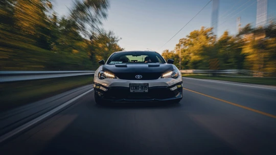 Do Ruska sa napriek sankciám dovážajú cez Čínu autá západných značiek