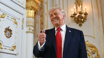 Biblia aj memecoiny. Prezidentský úrad Trumpovi vynáša trikrát viac ako podnikanie