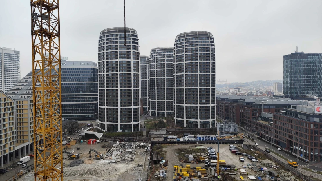 Zbúrali budovu dočasnej bratislavskej stanice. Čo tu postaví jeden z najbohatších Slovákov?