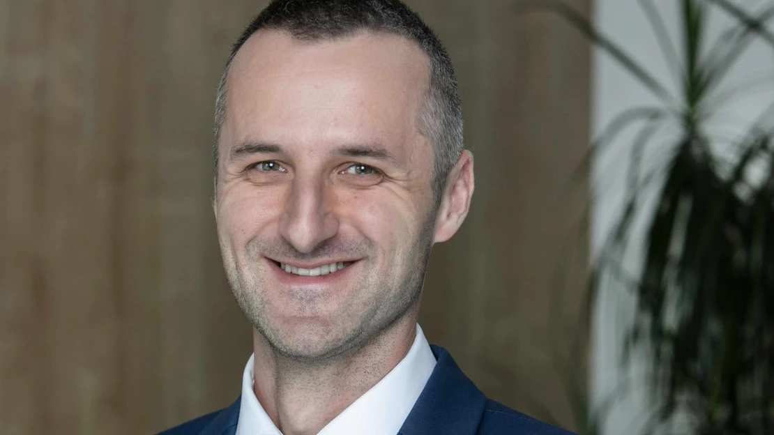 Americký trh dosahuje historické maximá. Európski investori však profitujú menej