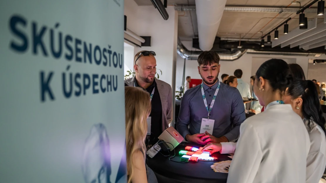 Generácia pripravená na prácu? Mladí veria v budúcnosť, ale škola im dlhuje prax