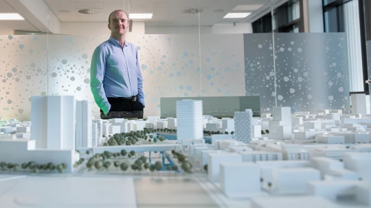 Polhodinu od Bratislavy rastie štvrť väčšia ako Stupava. Slovák pracuje na miliardovom developmente