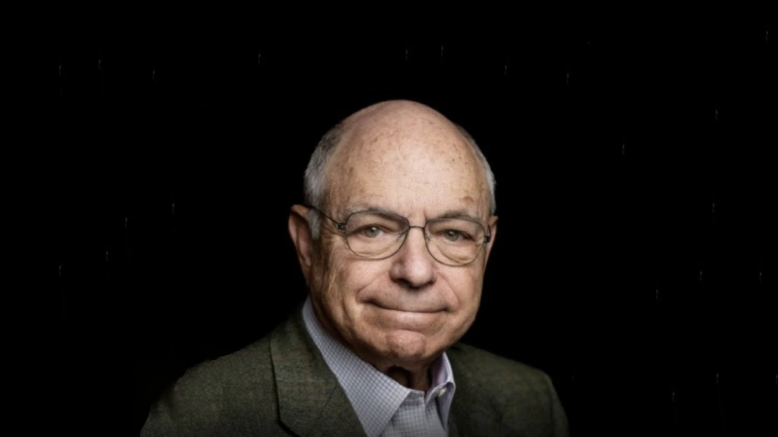 Zabudnite na technologické giganty. Muž, ktorý porazil Buffetta, má inú stratégiu