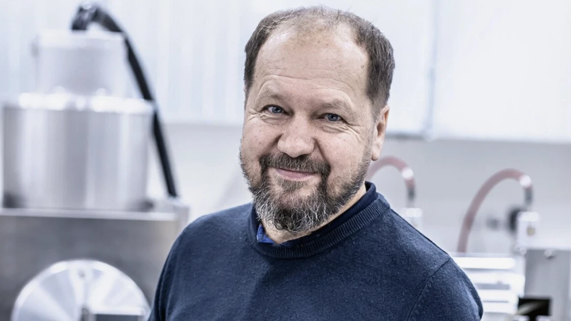 Začal s vežou pre T-Mobile, dnes jeho historický objav cituje prestížne médium