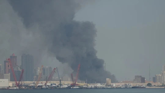 Kuvajt ako bojisko: požiar paliva na letisku, zasiahnutý tanker. Útočili aj na Bahrajn