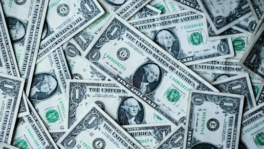 Globálne zadlženie vlani vzrástlo na rekordných 348 biliónov dolárov