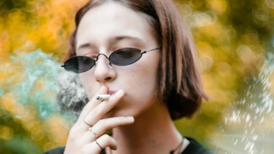 Každá siedma. Európske tínedžerky konzumujú tabak najviac zo všetkých na svete