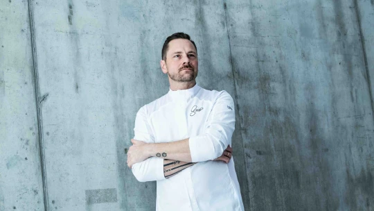 Viac nápadov a ešte viac mettbrotov. Dvojnásobný michelinský kuchár rozpráva o tom, ako sa odlíšiť