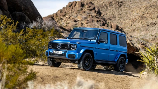 Menší, rovnako hranatý a za polovičnú cenu. Mercedes-Benz finišuje s „Baby G“