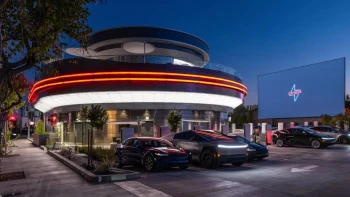 Vzdal to šéfkuchár aj hostia. Reštaurácia Tesla Diner Elona Muska sa zákazníkom po polroku zunovala