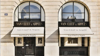 Oslnivé šperky a temná minulosť. Klenotníctvo Van Cleef & Arpels si prešlo hrôzami holokaustu