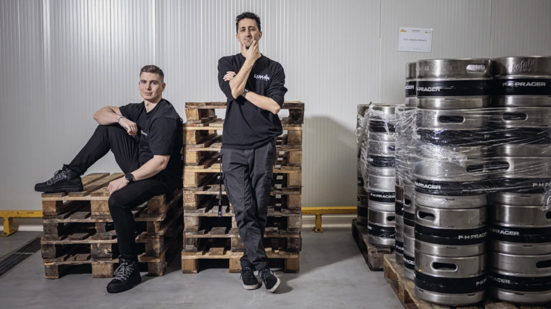 Synovia zakladateľov Kofoly zachránili potápajúcu sa značku. Výsledok? Osemnásobný obrat