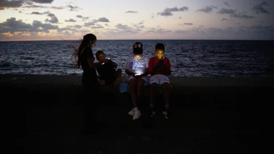 Kubu zasiahol masívny výpadok elektriny. V tme sa ocitlo 10 miliónov ľudí