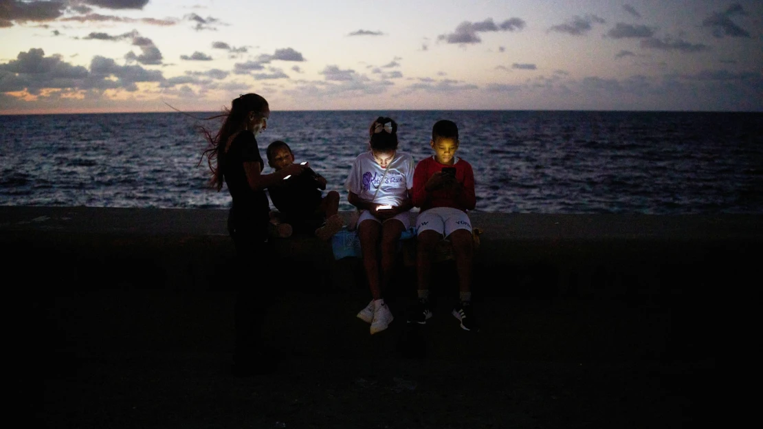 Kubu zasiahol masívny výpadok elektriny. V tme sa ocitlo 10 miliónov ľudí