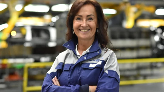 Nesnažte sa o dokonalosť. Ale nebojte sa ani výziev, radí prvá Slovenka na čele automobilky ženám
