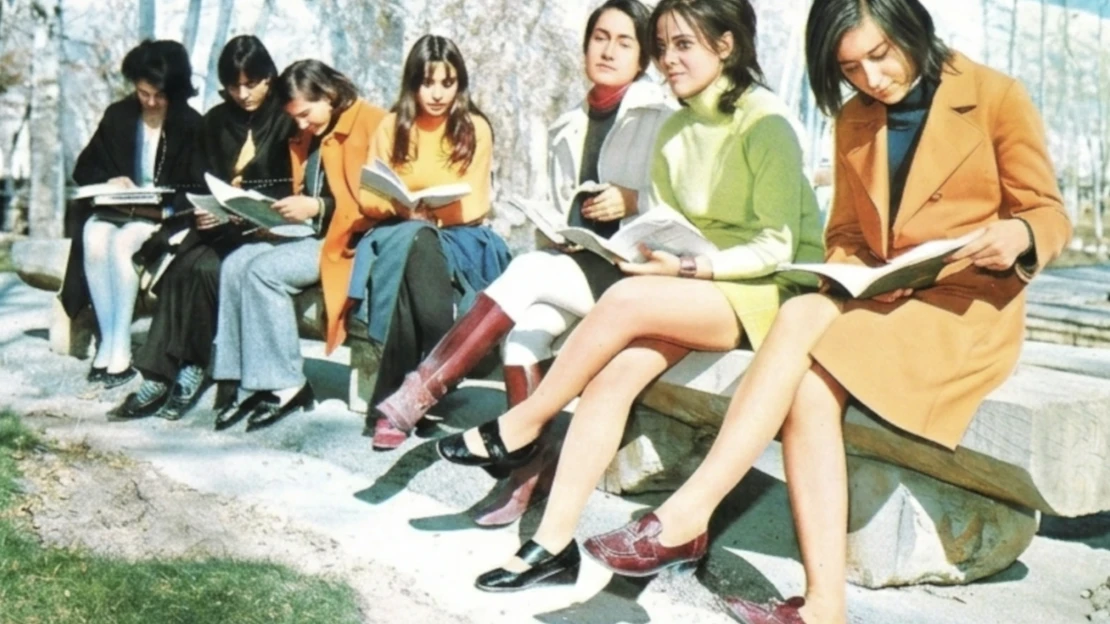 Keď bol Teherán plný minisukní a rocku. Ako pád šáha zmenil Irán na prísny teokratický štát