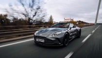 Ako jazdí Aston Martin za viac ako 200-tisíc eur? Aj James Bond by bol spokojný
