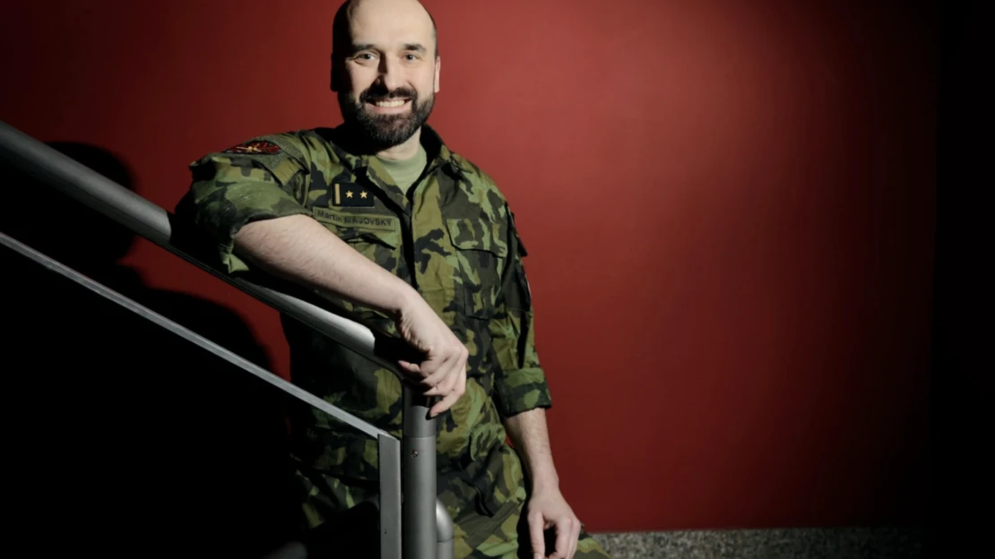 Neurochirurg testuje ChatGPT v armáde: v testoch bol niekedy lepší než človek