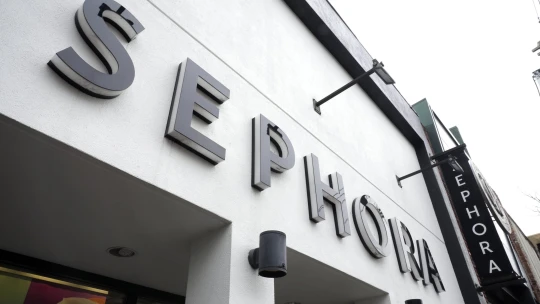 Talianske úradu prešetrujú známe kozmetické značky. Sephora mala na mladých cieliť zákernou kampaňou