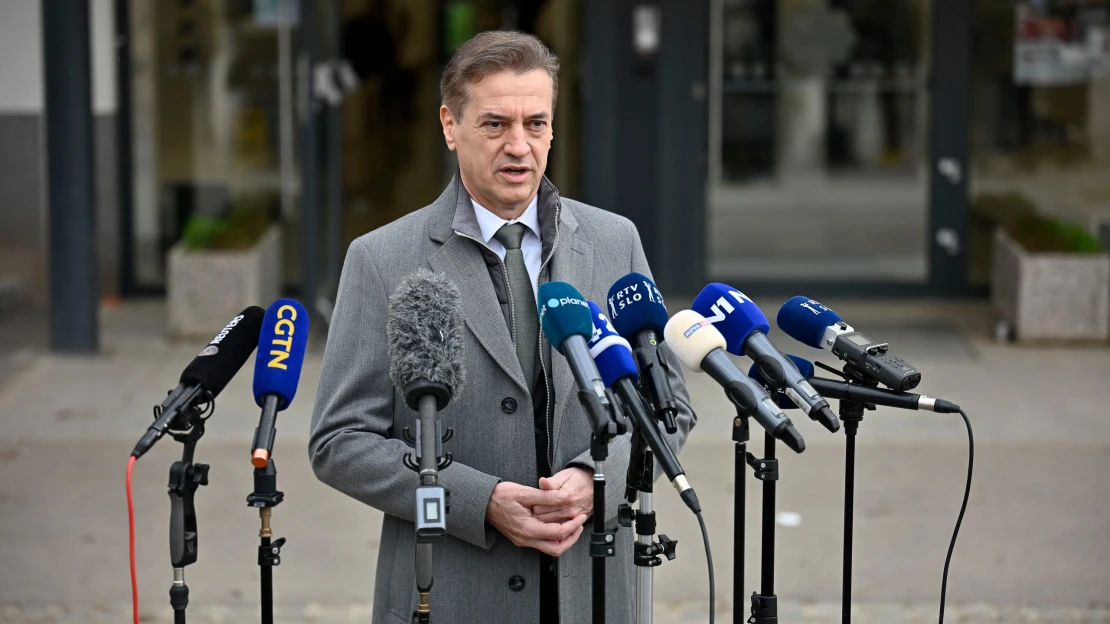 Slovinsko zavádza obmedzenia pri tankovaní. Na čerpačkách sa tvoria dlhé rady