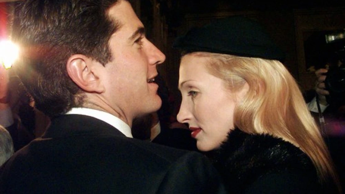 Carolyn Bessette-Kennedy: módna ikona, ktorá svetu ukázala, že luxus nepotrebuje logá