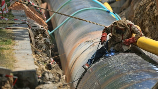 Reuters: Najmenej 40 percent ruských kapacít na prepravu ropy je prerušených