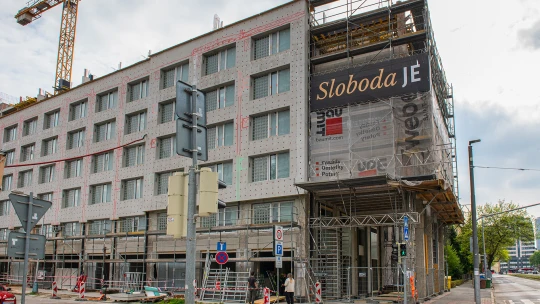 Nečakané parkovanie či industriálny chrám. Luxusný projekt šokuje skrytými podzemnými priestormi