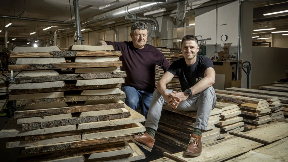 Otec odovzdá firmu synovi, no len ak splní jednu kľúčovú podmienku