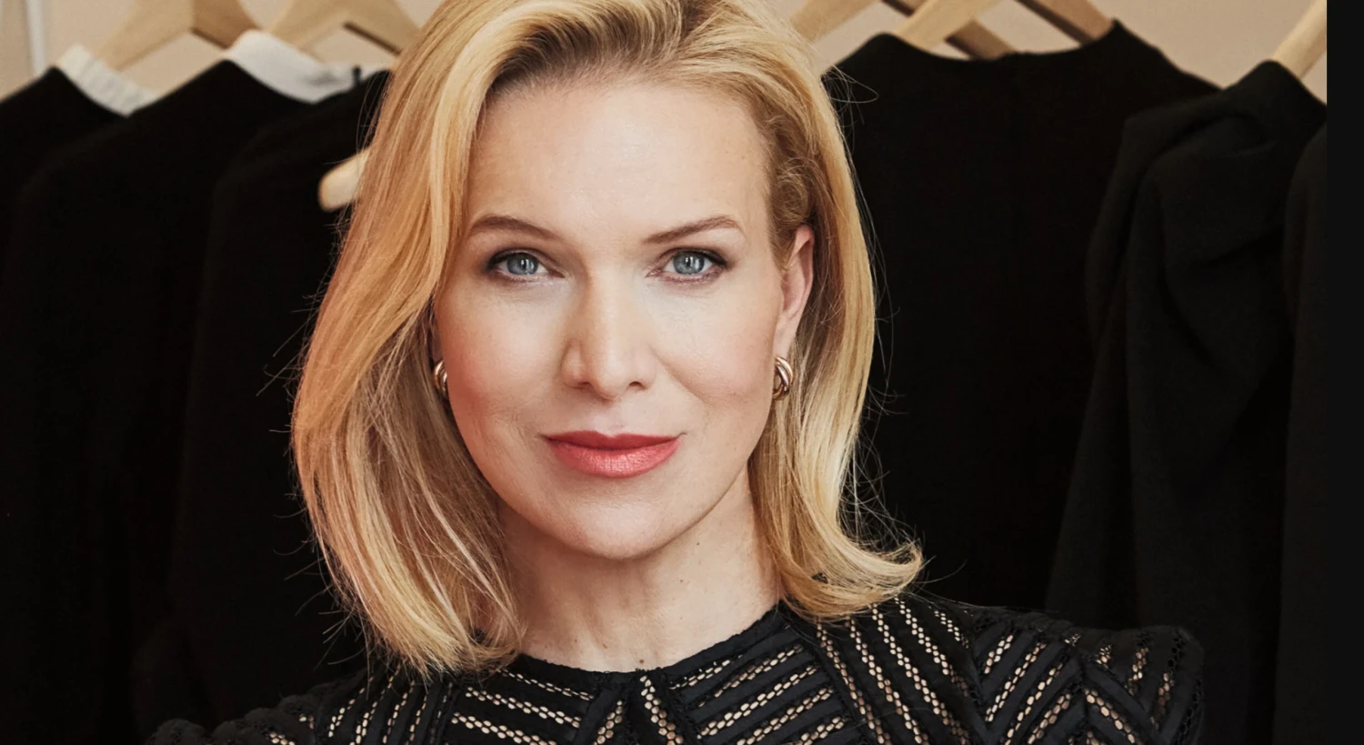 Dvadsať rokov značky Balvin. Ich couture šaty sa vypredajú do týždňa