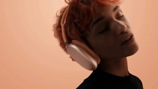 AirPods Max 2: Rovnaký kabát, nový mozog. Stačí to za cenovku takmer 600 eur a päť rokov čakania?