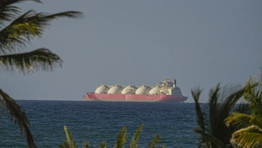 Cena plynu výrazne rastie po neúspešných rozhovoroch USA s Iránom, blokáda problém nerieši