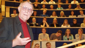 Zarobil miliardy, napriek tomu nakupoval na blšom trhu. Pred sto rokmi sa narodil pán Ikea