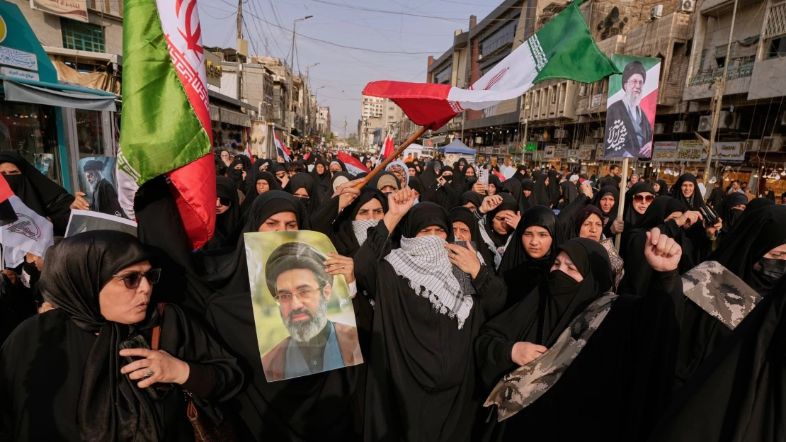 Iránsky prezident vyzval obyvateľov, aby šetrili prúd a svietili len dvoma žiarovkami