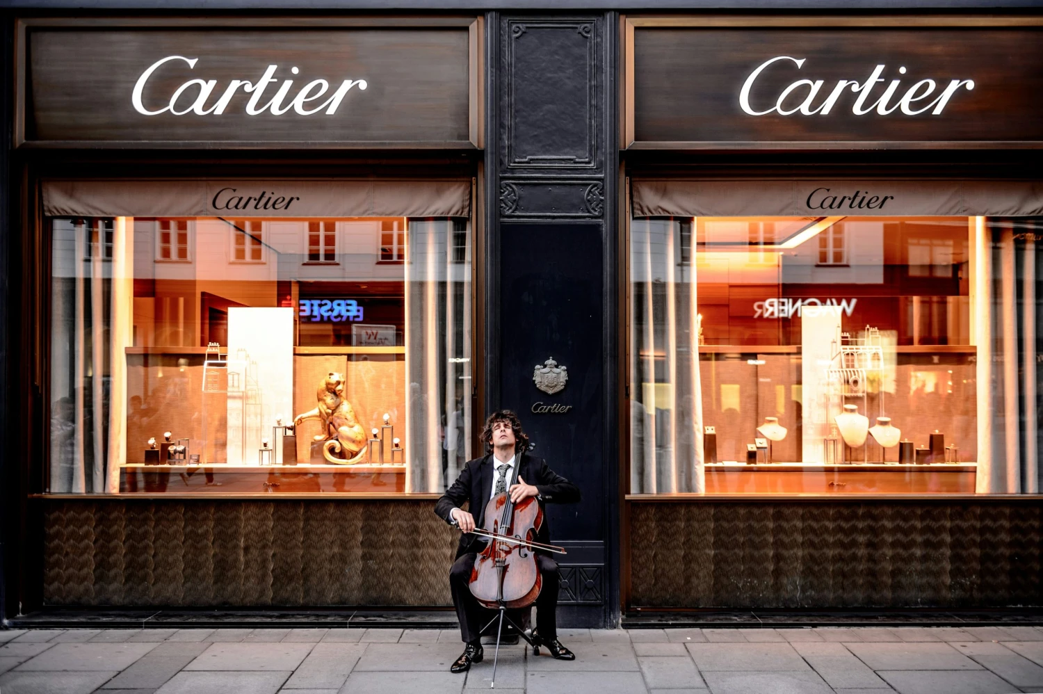 Prečo nosiť mechanické hodinky, keď máme smartfóny? Príbeh značky Cartier vám na to odpovie