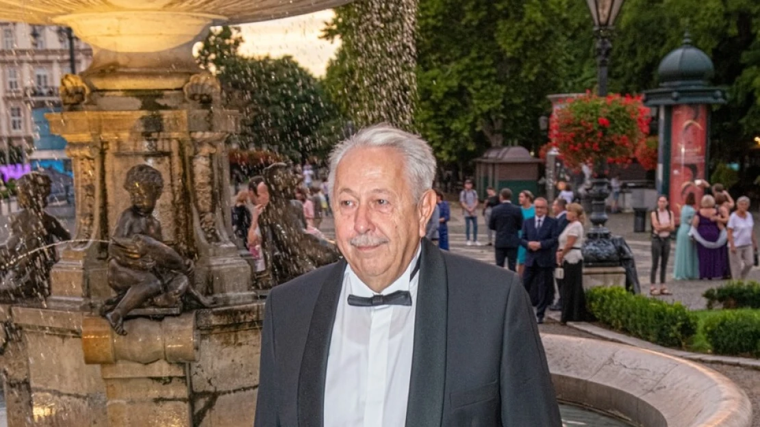 Rodina z minulosti je stále na koni. Rehákovci sedia na Vydrici, v autách aj na elektrine