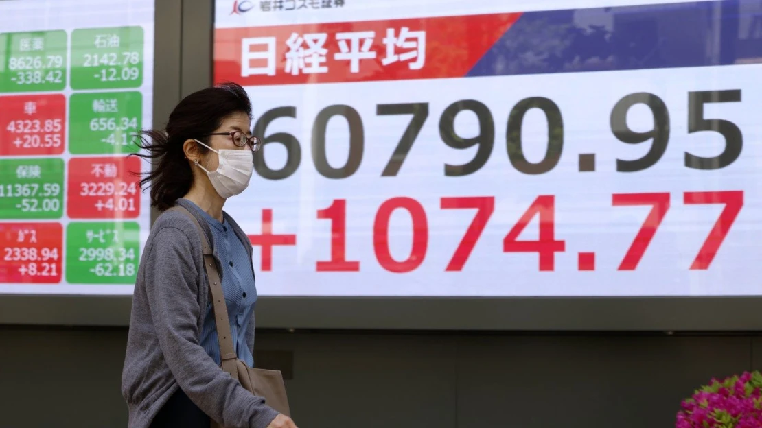 Hlavný japonský index Nikkei dosiahol historický rekord, potiahli ho technologické firmy