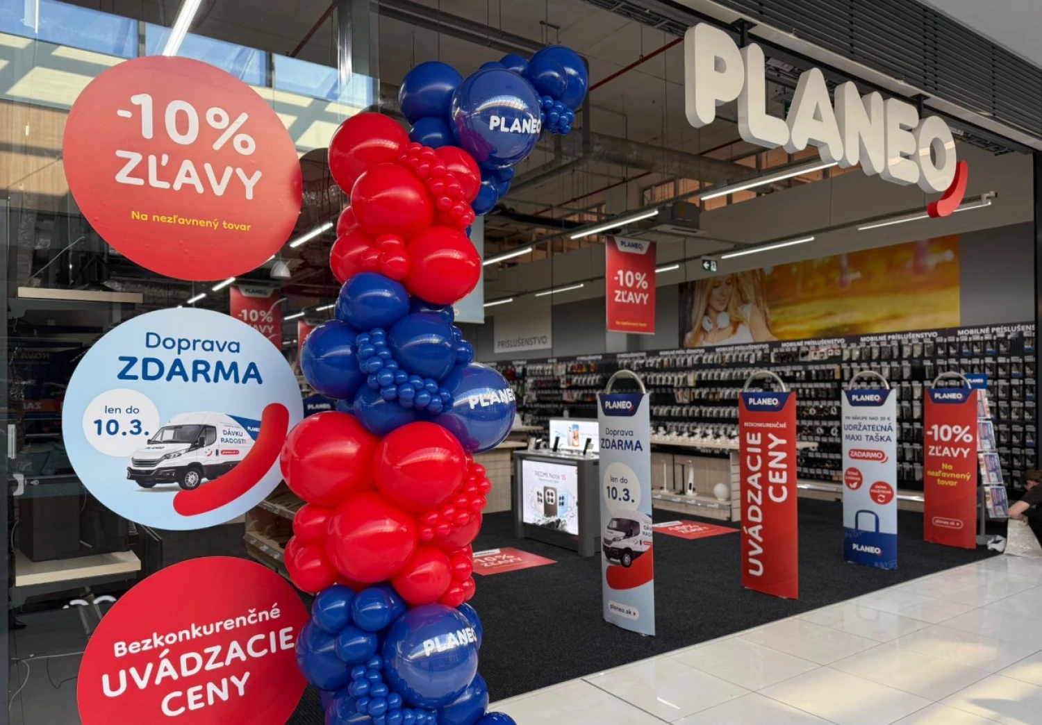 Predaj elektroniky na Slovensku rastie, no zisky miznú. Do straty padlo už aj Planeo