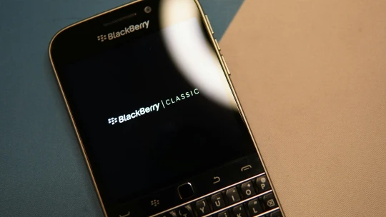Zmŕtvychvstanie BlackBerry? Akcie letia nahor, ale vďaka mobilom to dávno nie je