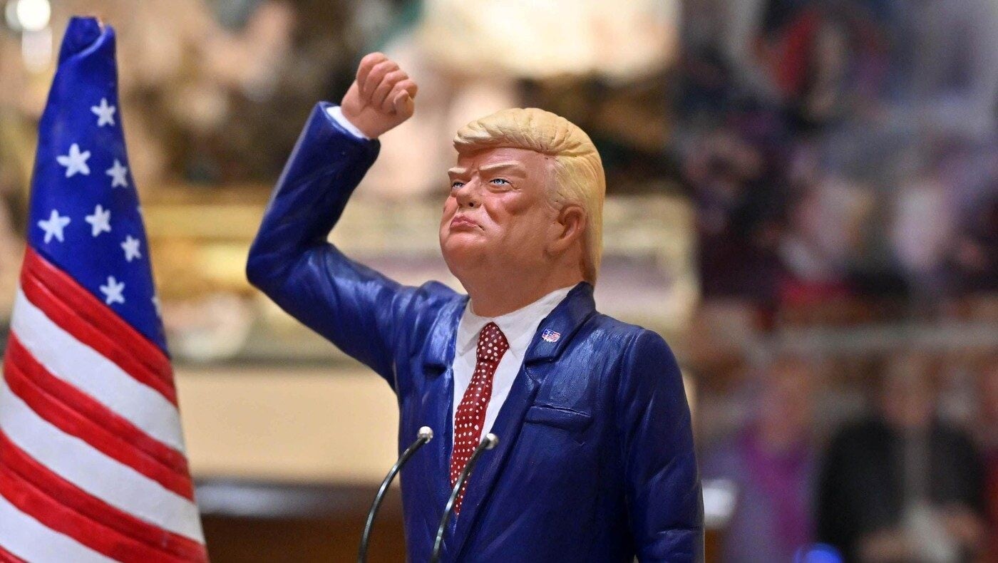 Na snímke figúrka Donalda Trumpa