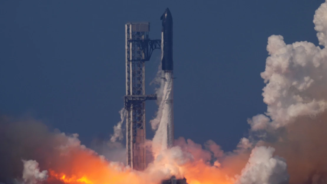 SpaceX uskutočnila skúšobný let doteraz najväčšieho a najvýkonnejšieho typu lode Starship