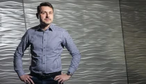 Čierno-biely svet. Česká skupina Smarty stavila na rýchlosť, dlh aj gaming