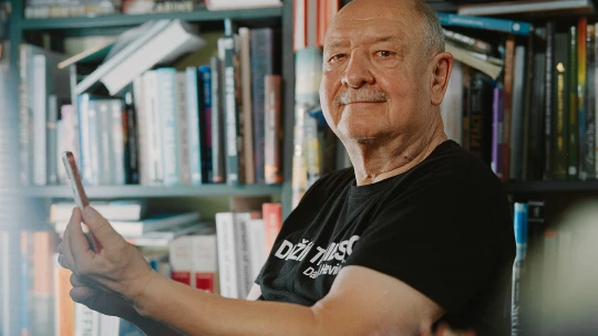 Daniel Hevier: Škola zabíja zvedavosť. Známky by som zrušil a sociálne siete nezakazoval