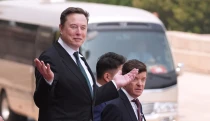Zo zvárača sa stal milionár. Zamestnanci SpaceX, ktorí akcie nechceli, teraz ľutujú
