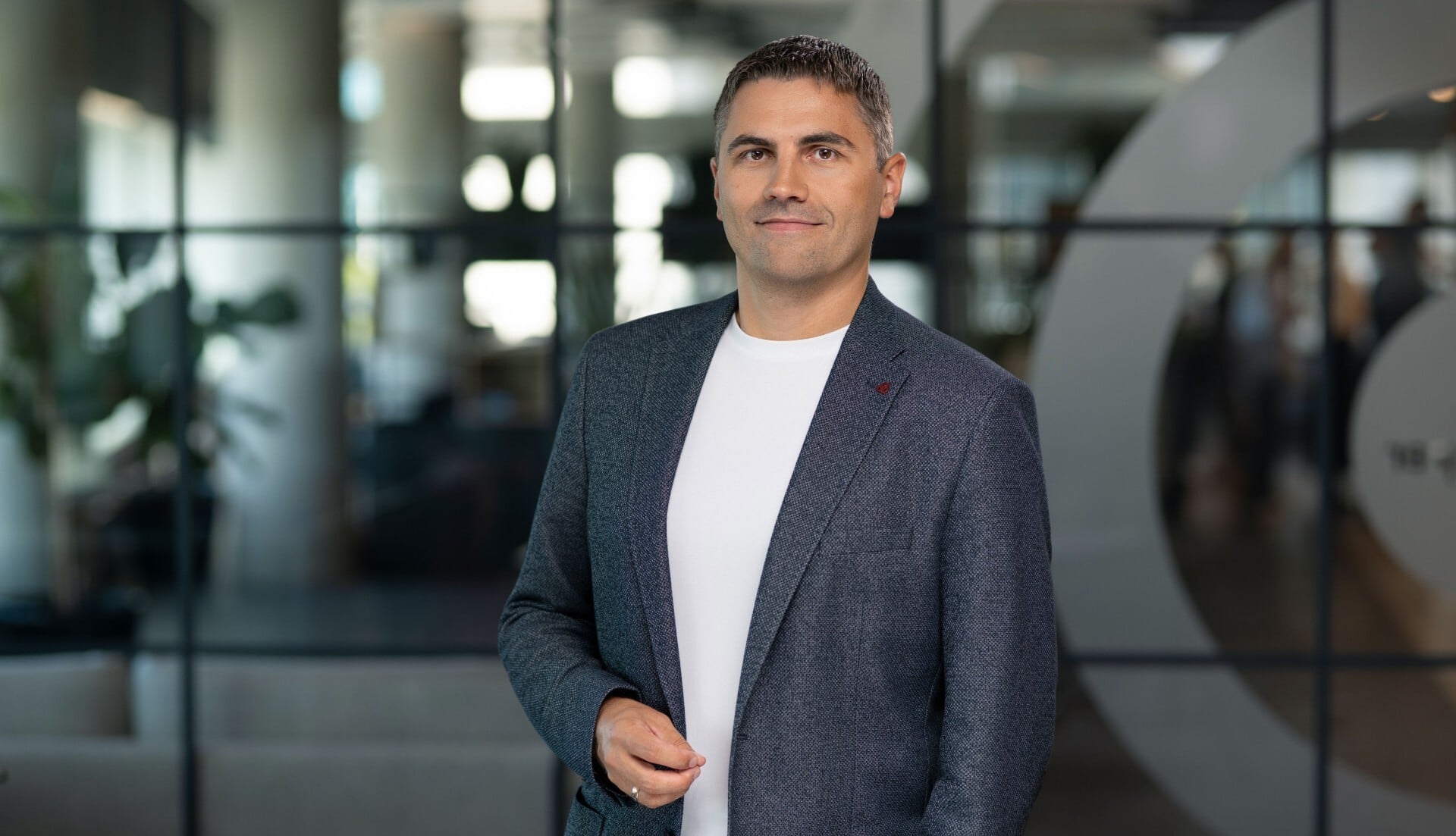 Rolandas Juteika zastáva aj pozíciu vedúceho divízie Wealth and Trading pre celú globálnu finančnú platformu Revolut. Foto: Archív spoločnosti Revolut.