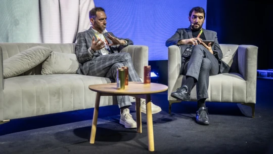 Na plastické operácie chodí čoraz viac mužov. Chcú vyzerať menej nahnevane, hovorí chirurg