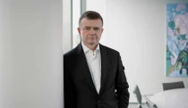 Dr. Max zvažuje Vietnam aj Filipíny. Penta však najprv staví miliardy na Taliansko