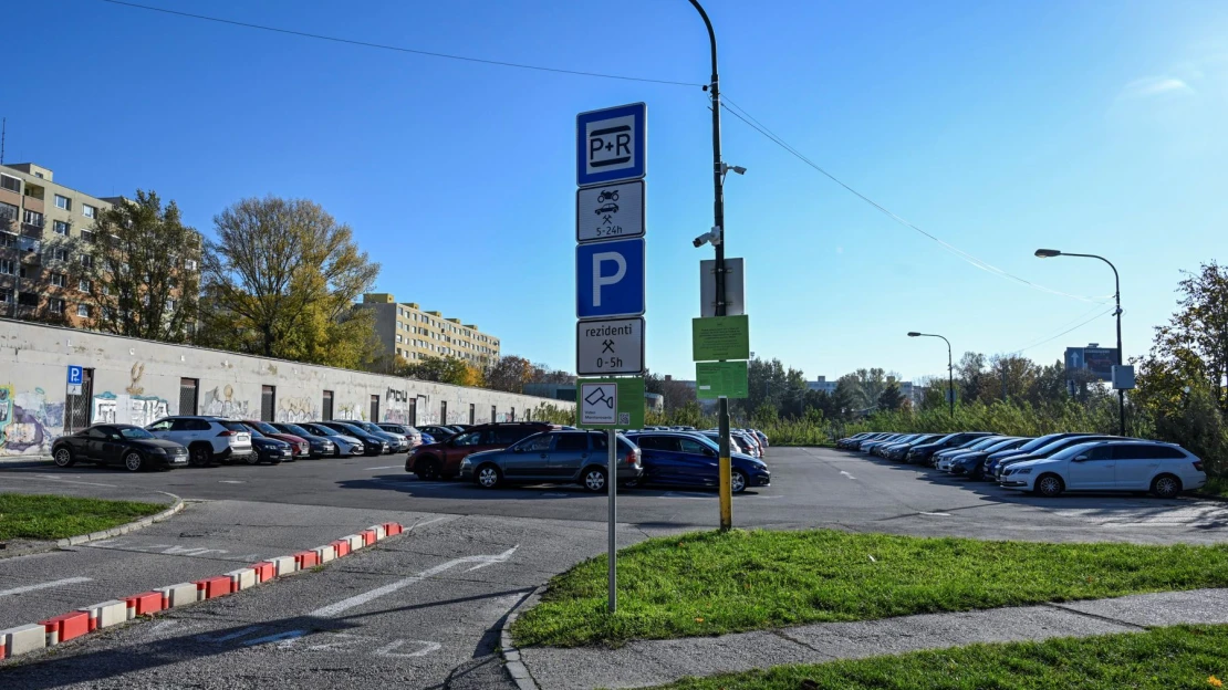 Zabudnite na langoše a mäkčene. Daňová správa skontroluje, ako a kde parkujete