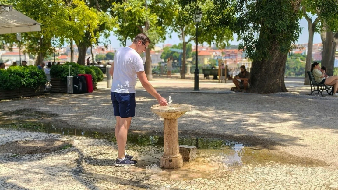 Extrémna horúčava mení nápojové preferencie Európanov, prestávajú piť alkohol