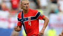 Z gólového zabijaka sa stal sympaťák svetového futbalu. Prečo Haalanda všetci milujú?