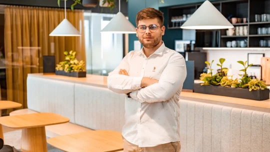 Tri dni pred podpisom chcel investor znížiť cenu o polovicu. Sloneek radšej odišiel
